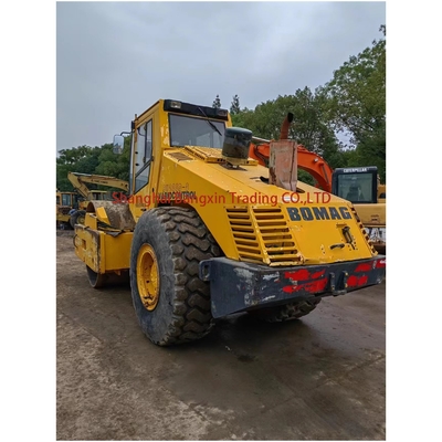 Roller de carretera de 20 toneladas BOMAG BW 217D-2 con capacidad de calificación del 30% y fabricado en Alemania en 2010