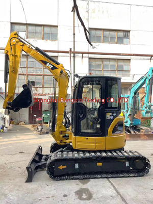 Excavadora mini CAT 304 en buen estado.