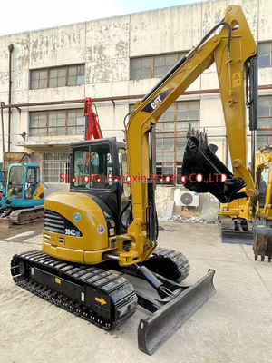 Excavadora mini CAT 304 en buen estado.