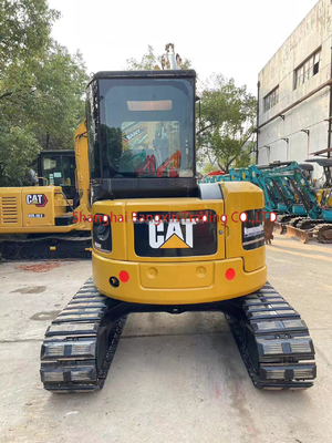 Excavadora mini CAT 304 en buen estado.