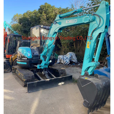 Excavadora mini Kobelco SK55 usada con certificación EPA/CE y peso de operación de 5 toneladas
