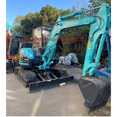 Excavadora mini Kobelco SK55 usada con certificación EPA/CE y peso de operación de 5 toneladas