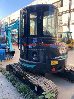 Excavadora mini Kobelco SK55 usada con certificación EPA/CE y peso de operación de 5 toneladas