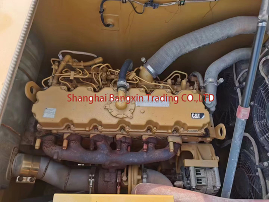 Sí, inspeccionamos una mini excavadora CAT 323 de 20 toneladas y con 700 horas de trabajo.