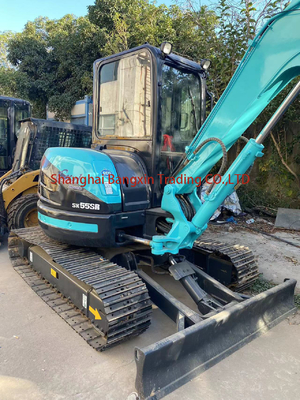 Kobelco usó una excavadora SK55 de alta estabilidad hidráulica con certificación EPA/CE