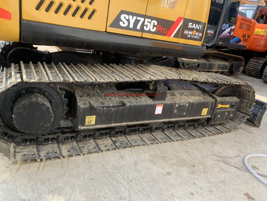 Excavadora Sany SY75 con válvula hidráulica original