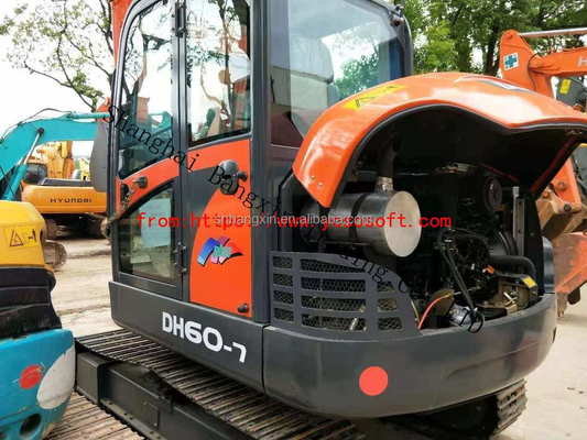 700 horas de trabajo de uso Doosan DH60-7 Excavadora de rastreo con 1 y después de la venta de apoyo
