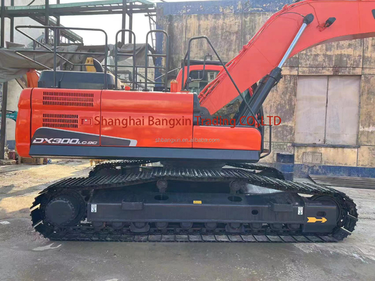 Excavadora usada Doosan DX300LC-9C con tecnología avanzada y rendimiento potente