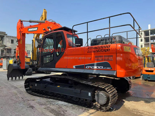 Excavadora usada Doosan DX300LC-9C con tecnología avanzada y rendimiento potente