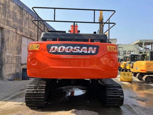 Excavadora usada Doosan DX300LC-9C con tecnología avanzada y rendimiento potente