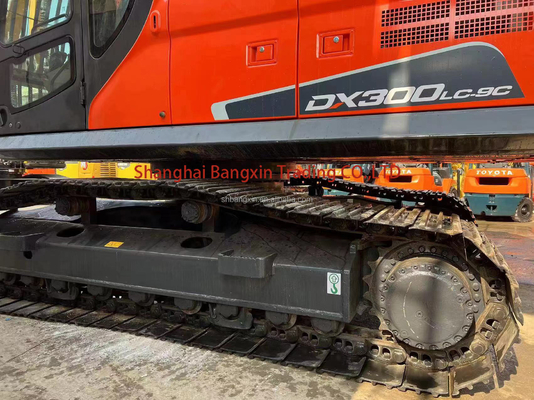 Excavadora Doosan DX300LC-9C en excelente estado para sus proyectos