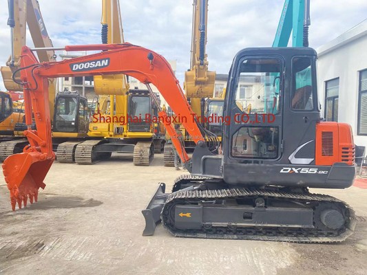 Excavadora Doosan DH55 de recorrido usada con horas de trabajo bajas y bomba hidráulica original