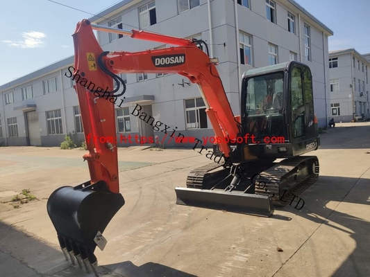 Excavadora Doosan DH60-7 de 2022 en buenas condiciones con un excelente rendimiento de trabajo