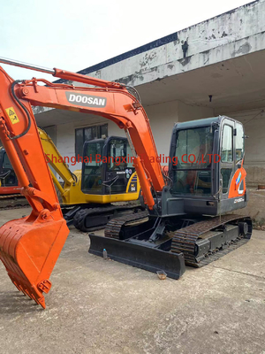 Excavadora usada Doosan DX60 Doosan en Corea con gran potencia y estabilidad hidráulica