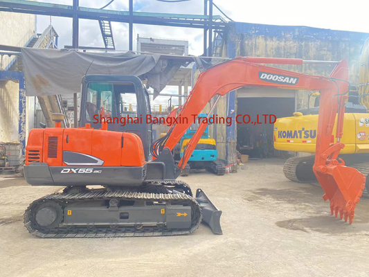 Excavadora de segunda mano Doosan DH55 con gran potencia y alta eficiencia hidráulica