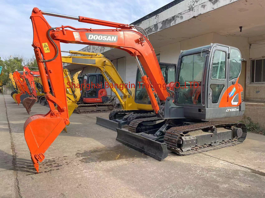Sí, podemos inspeccionar una excavadora usada Doosan de 6 toneladas en Shanghai con capacidad de 0.25 cubos.