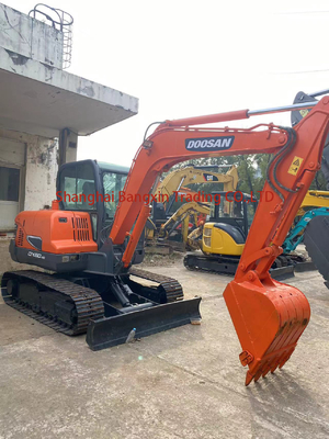 Sí, podemos inspeccionar una excavadora usada Doosan de 6 toneladas en Shanghai con capacidad de 0.25 cubos.